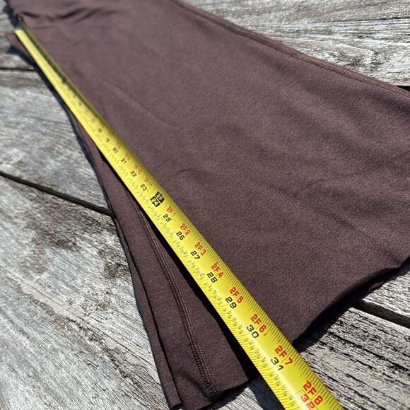Vuori Women's Halo Slim Flare Pants Java brown NWT SIZE MEDIUM - Picture 4 of 7